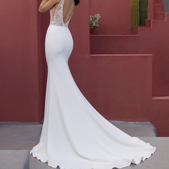 Saint-Patrick White One Collection Wedding Dress - Picture 4 of 4